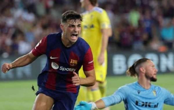 Barcelona get first win of the season